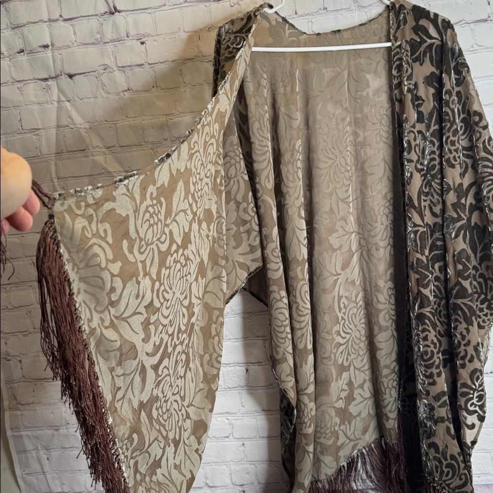 Chic Black and Brown Floral Kimono with Fringe - Picture 7 of 8